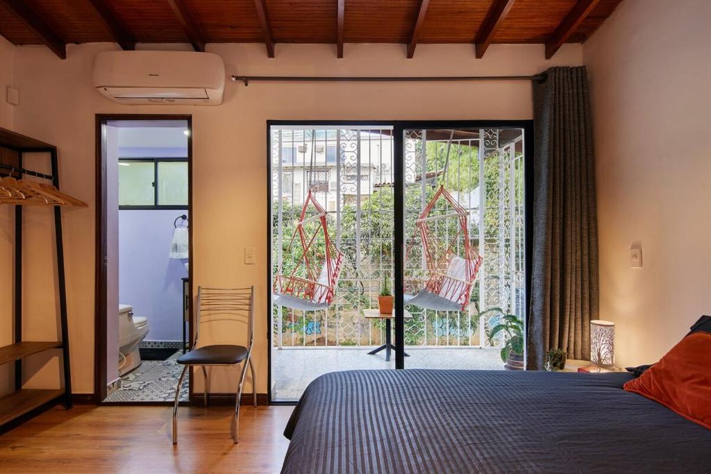 Spacious 5BRw AC Jacuzzi Poblado - 5