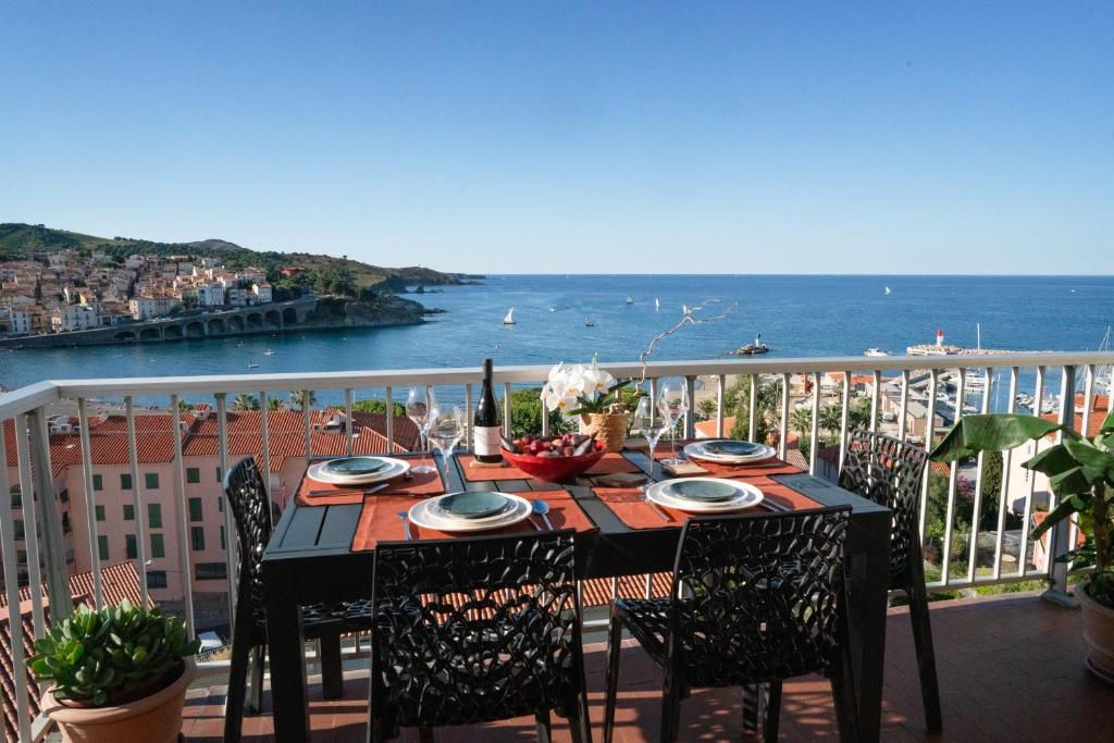 Vue Panoramique Exceptionnelle Mer, Montagne et Village l T2 Luxueux - 2