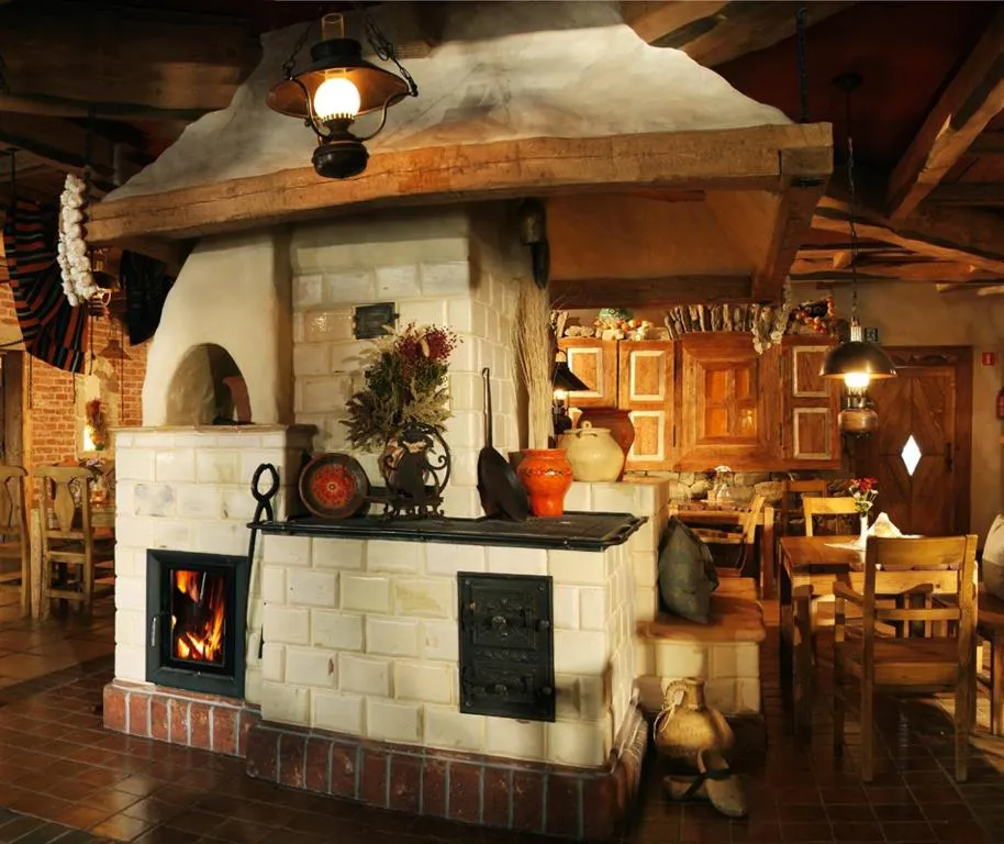 Hotel Korona，位于克沃兹科的酒店