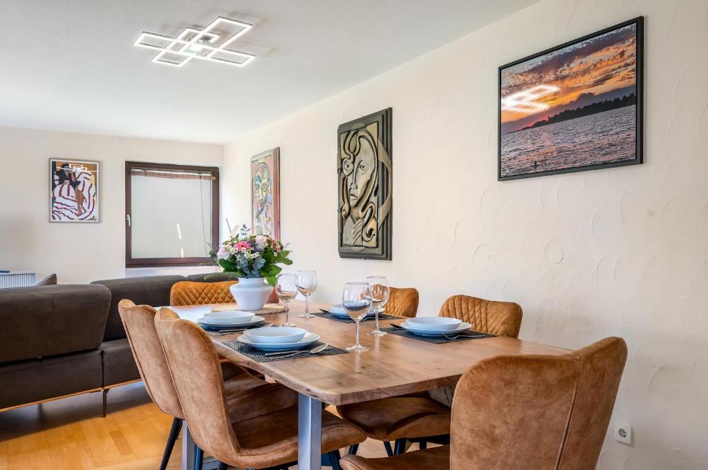 Ferienwohnung Aussichtsreich - großzügig mit Terrasse und Aussenkamin - 3