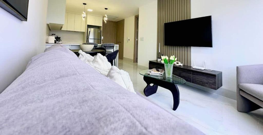 New Kennedy Norte Suite at Millenium Towers - 1