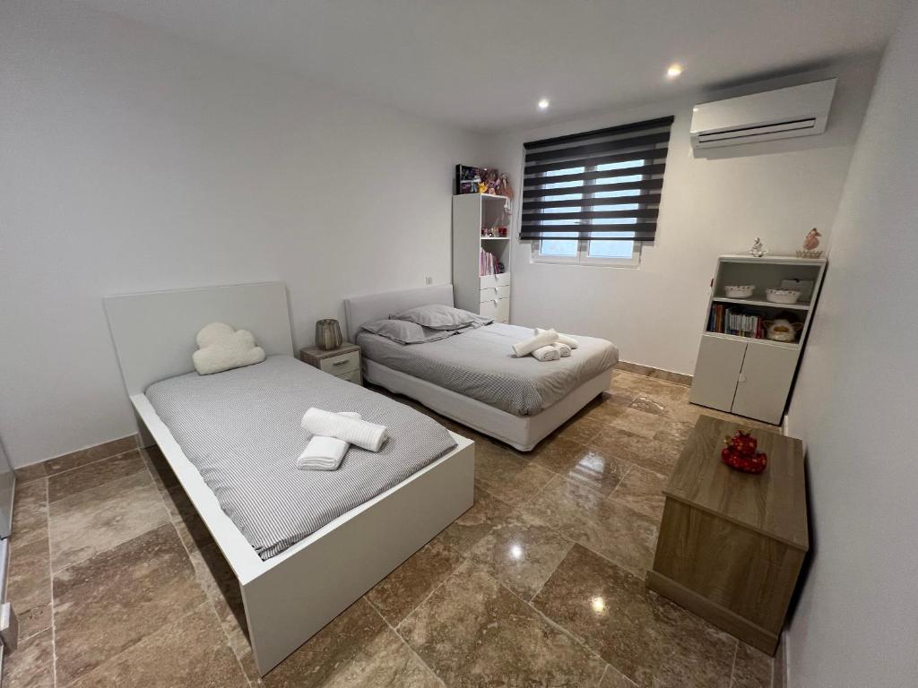 Superbe appartement, 2 chambres, 7 couchages, avec terrasse, proche centre ville et plages - 5