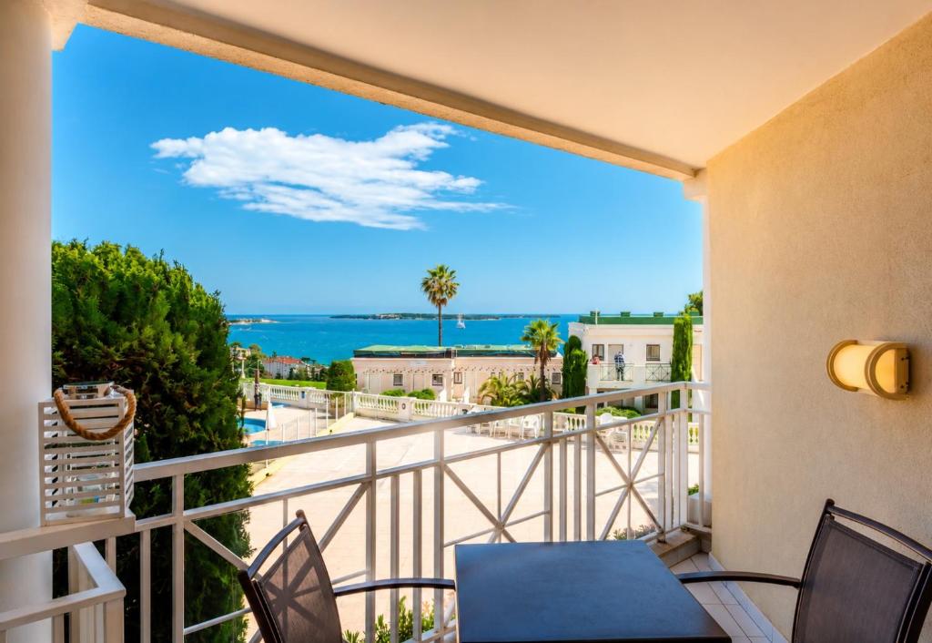 Un Studio de Charme Vue Mer & Piscine d'Exception - 2