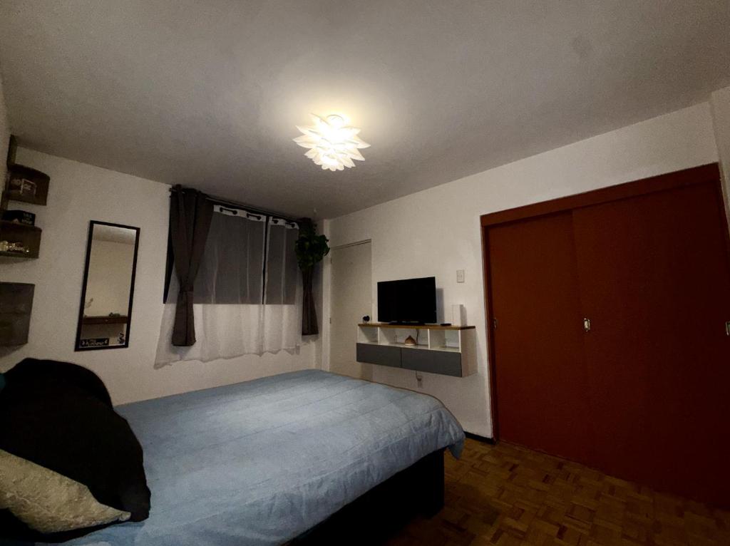 Cozy Private Room & Bath 10 min to WTC-Fast Wi-Fi & Breakfast - Easy Stadium Access - 2