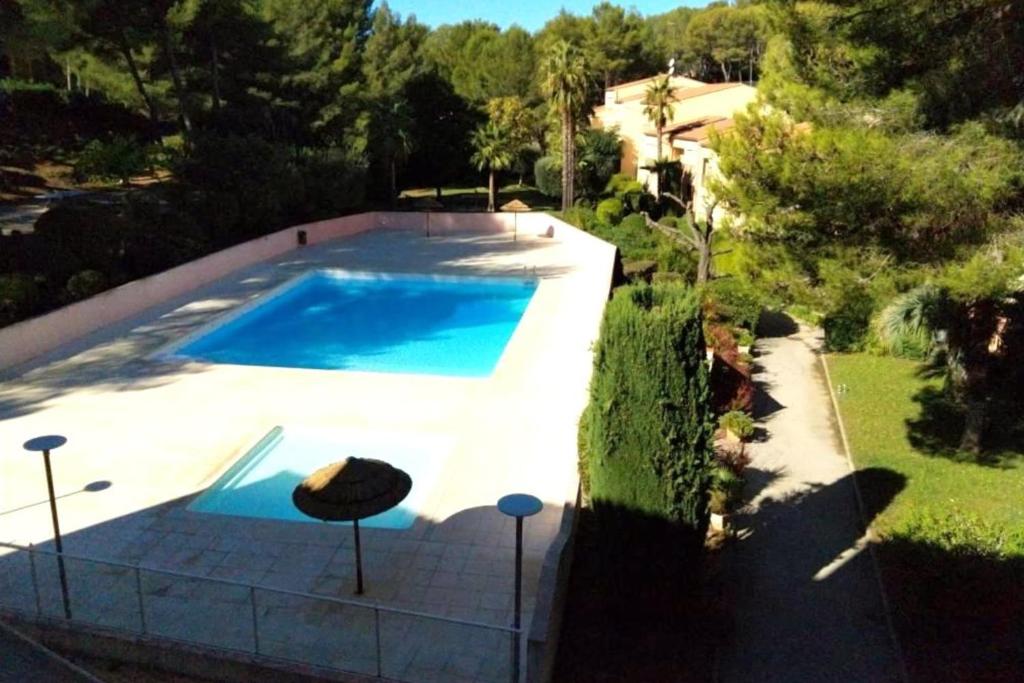 Studio tout confort clim wifi piscine - 3