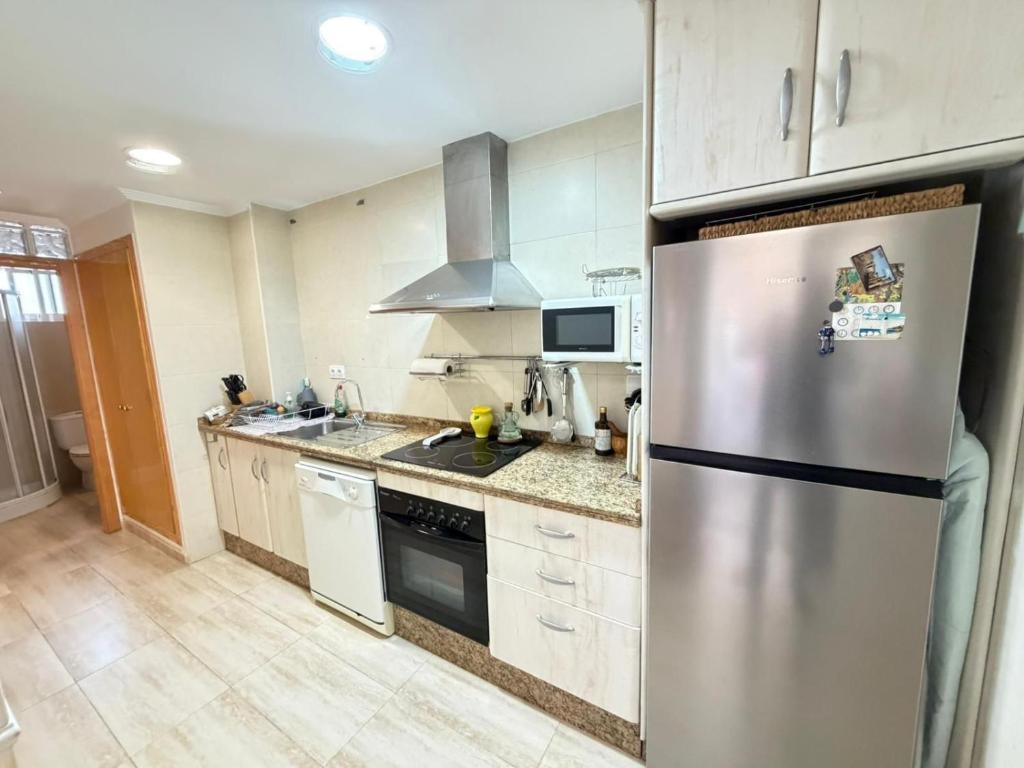 3-Bedroom Apartment with Terrace - 150m from Playa Lisa - 4
