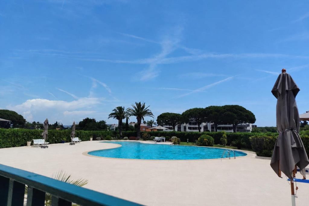 Sleeps 4 - Garage - Swimming Pool - AC - Garden - 2