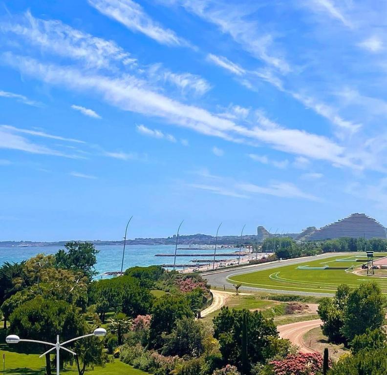 Furnished studio with sea and racecourse view - 1