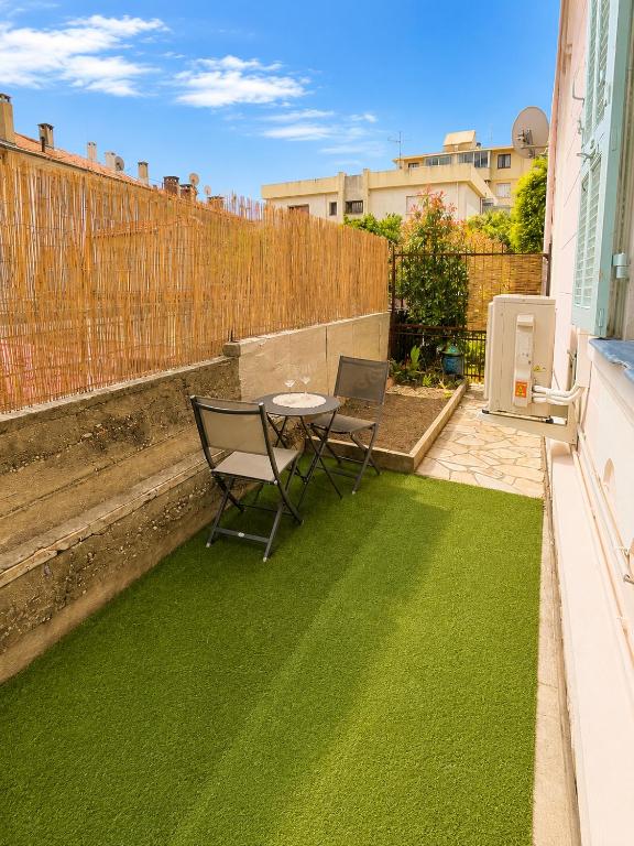 Studio with private garden in St Laurent du Var - 3
