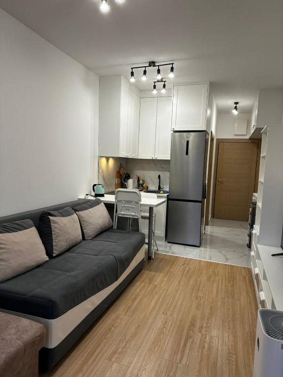 Comfort Coziness Cleanliness Style for a Couple in a New House - 3
