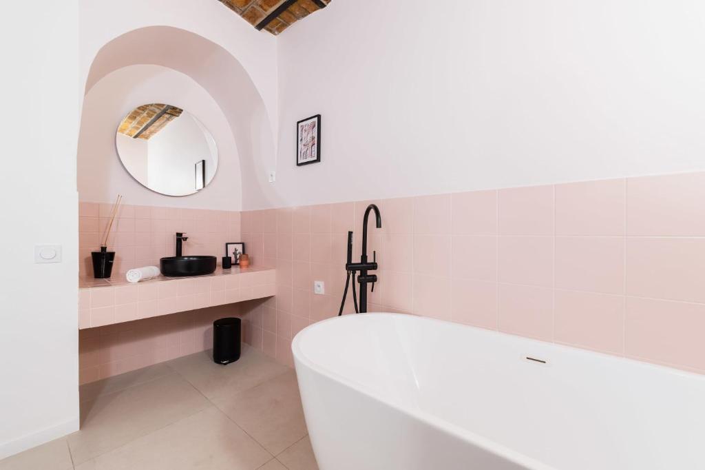 Logement Premium avec Grande Salle de Bain - 6P - 4