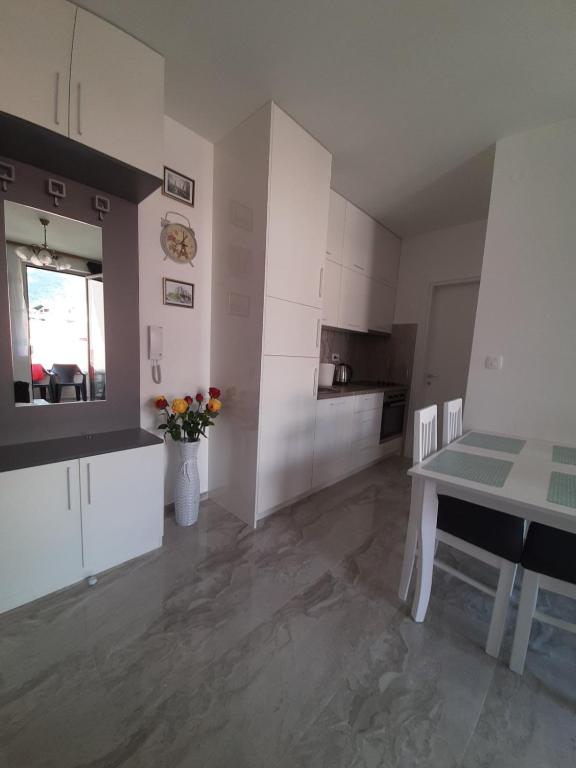 Atina Budva - 3