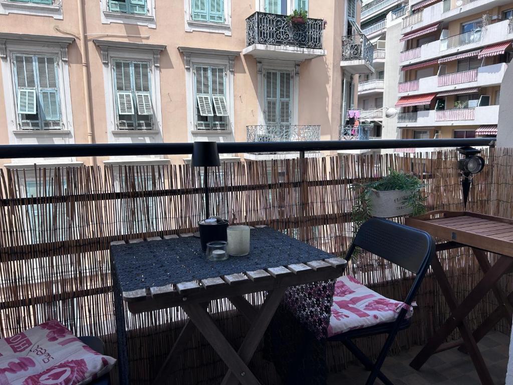 Studio lumineux avec balcon à proximité de la mer - 2