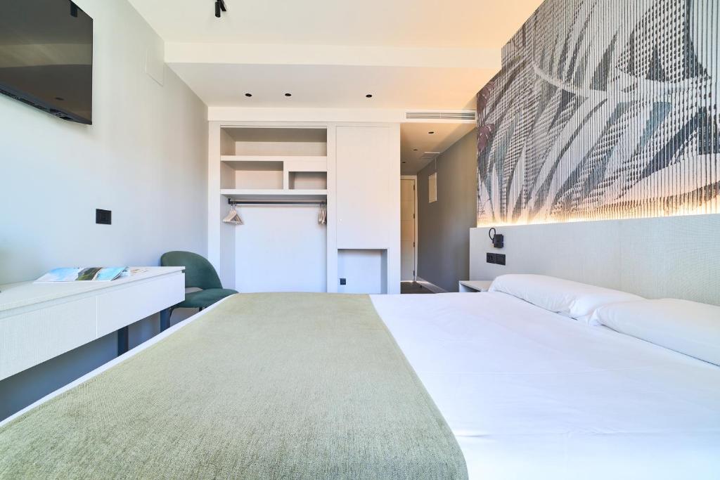 Hostal Sol y Miel - 5
