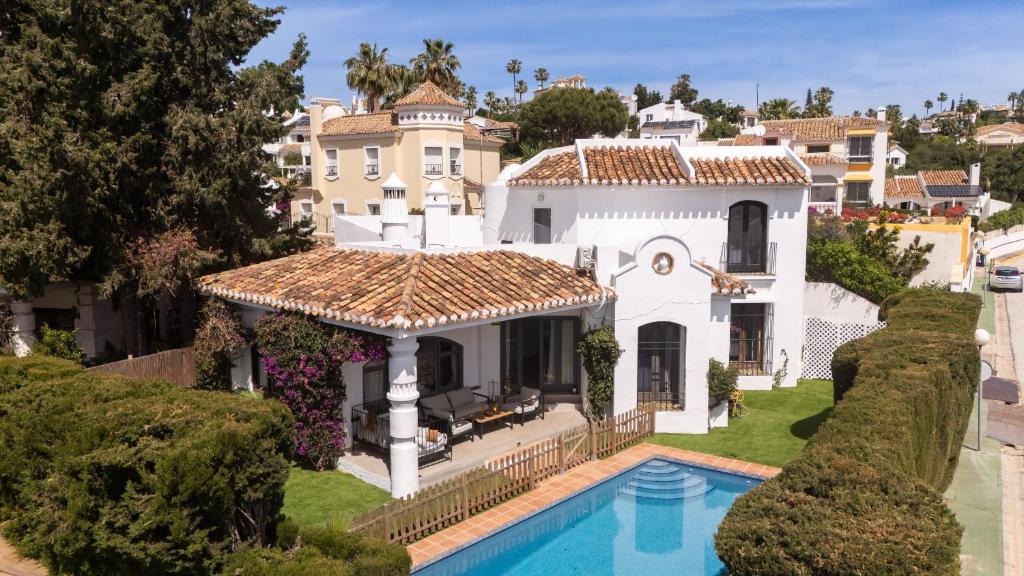 Villa Calahonda - Cozy Villa with Private Pool - 1