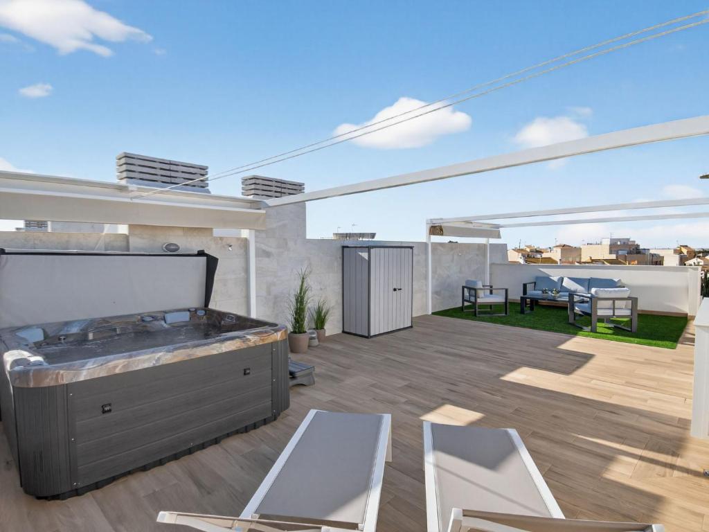 Apartment Azure Terrace – Private Rooftop Spa by Interhome - 3