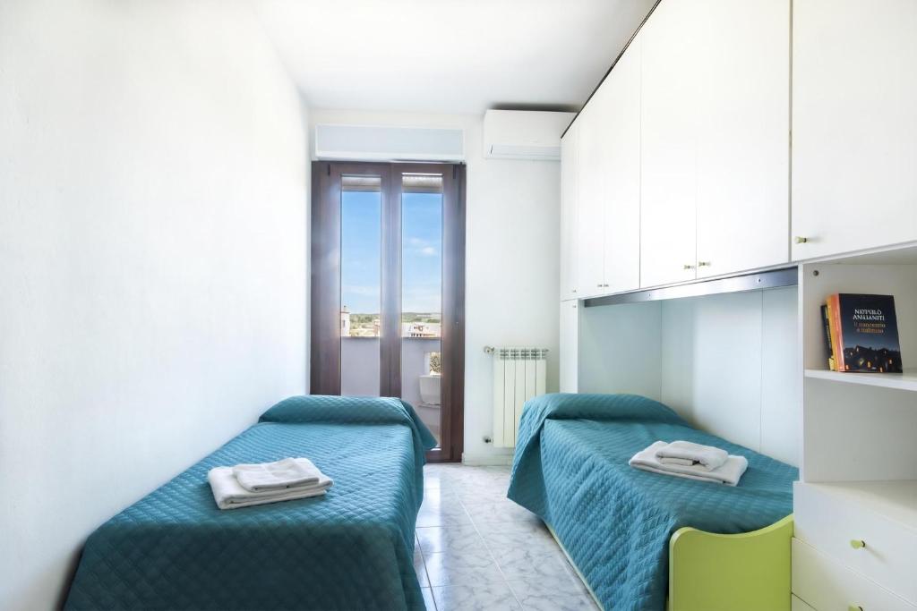 Happy Grey House - Happy Rentals - 5
