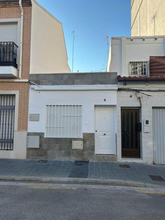 Excelente casa renovada cerca de la playa - 3