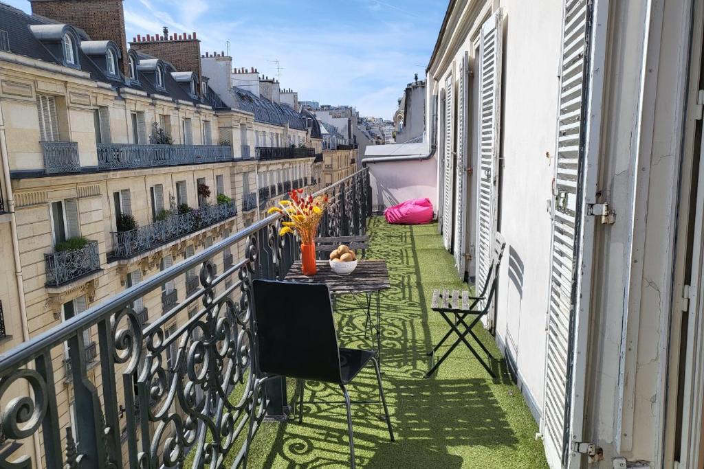 South Balcony Apt - Champs-Élysées - 1