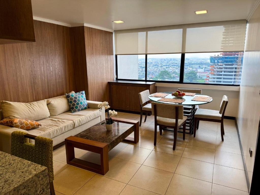 Condo, Amazing River View and Free Parking - 3
