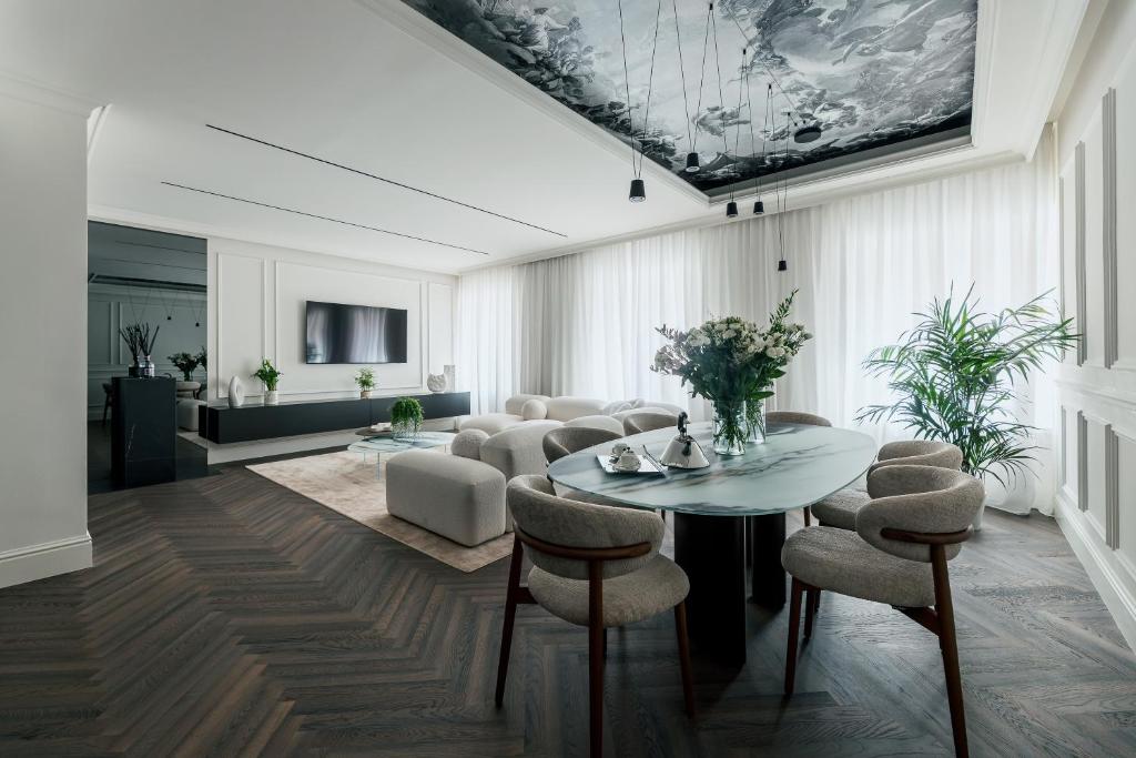 Exclusive Domus Gaudia - 1