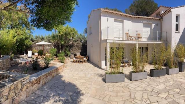 Villa "LES ALIZES" Côté jardin - Bord de mer - 2