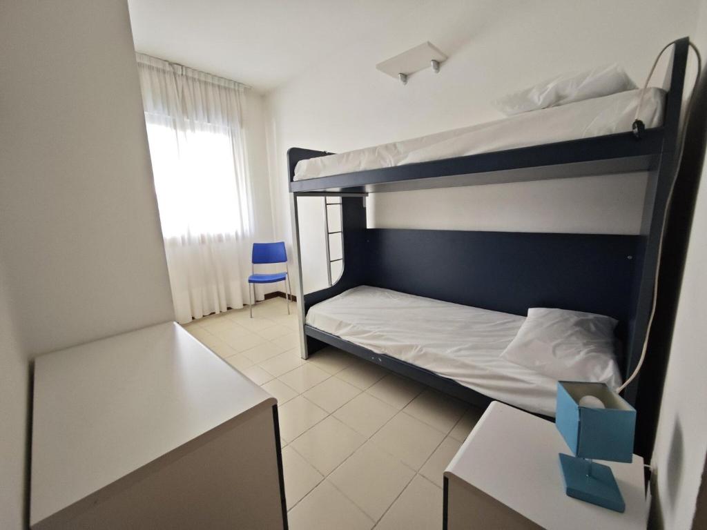Bright top-floor property near the sea - 3