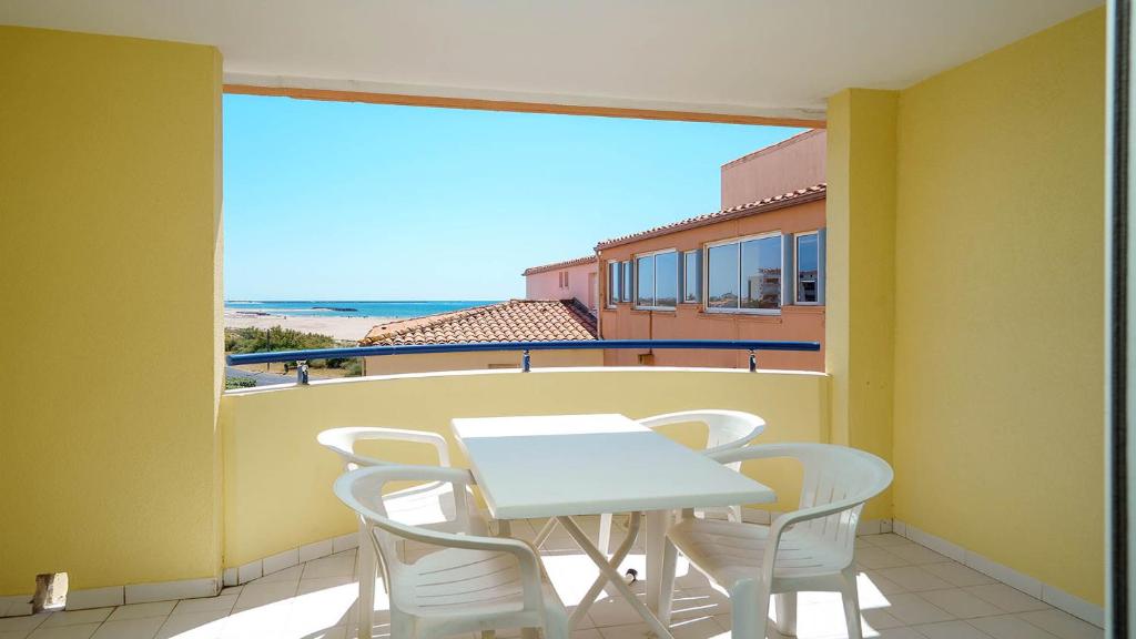 Savanna Beach 1 N 311 3P4 - 3