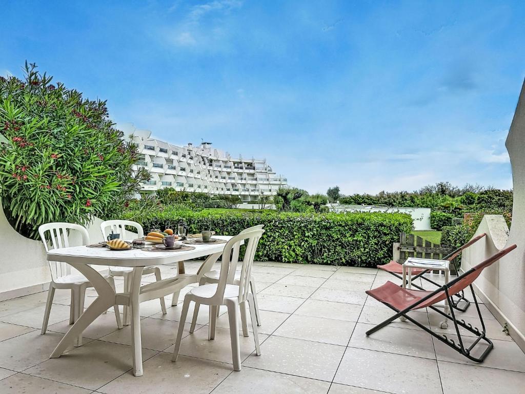 Apartment Les Grenadines-8 by Interhome - 1