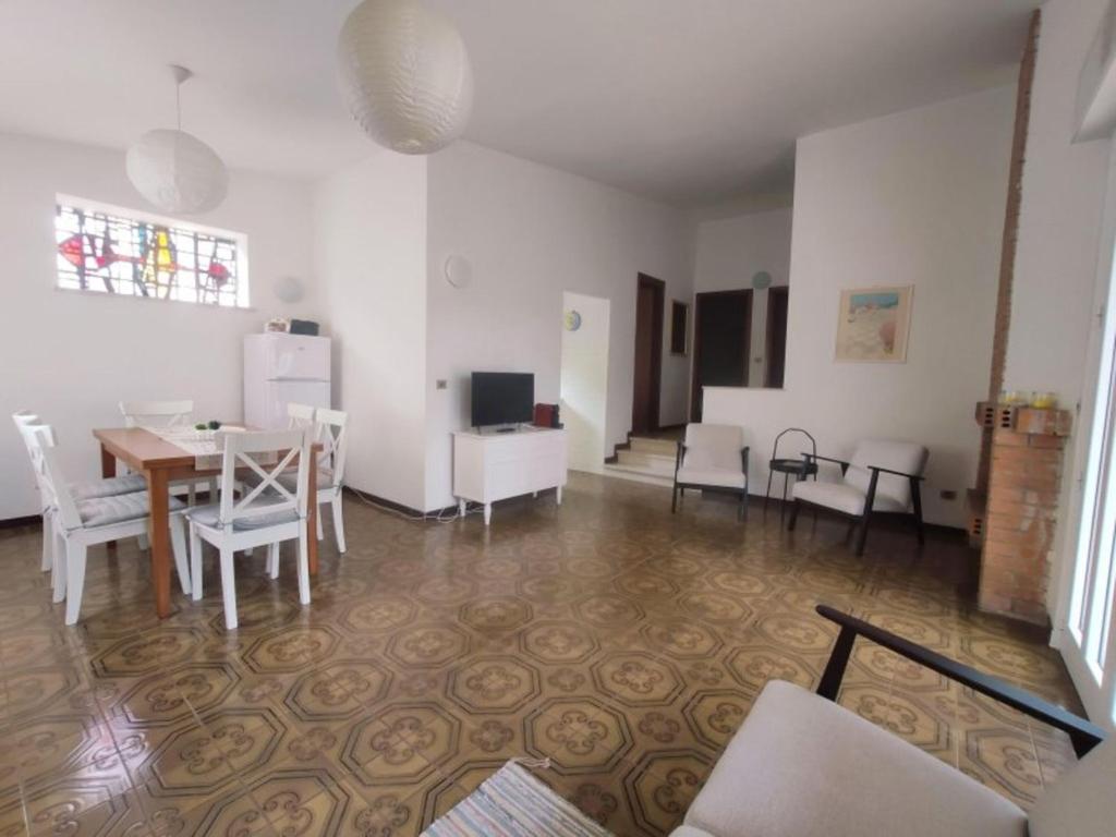 Relaxing holiday property with garden and parking - 3