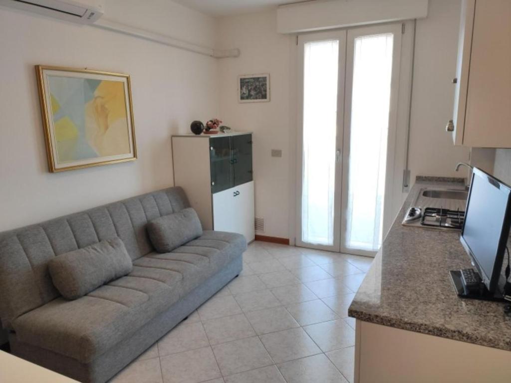 Cozy coastal flat with balcony in central Lignano - 3