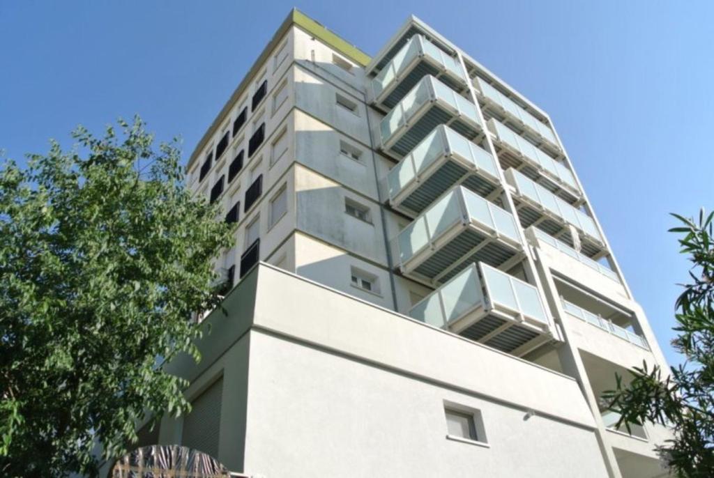 Cozy coastal flat with balcony in central Lignano - 2