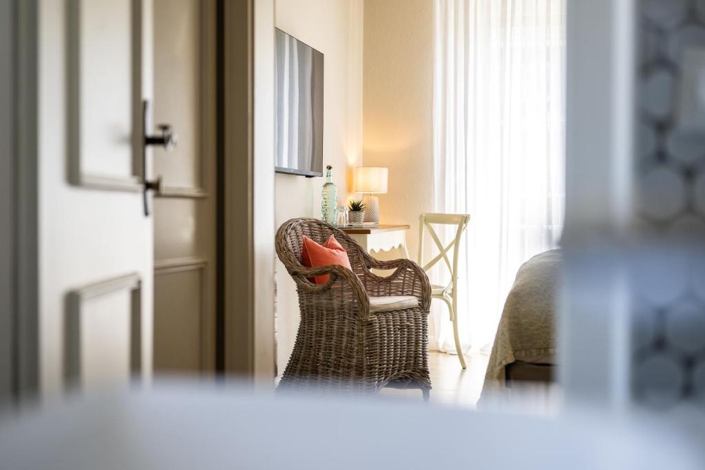 The Little Guesthouse - 5