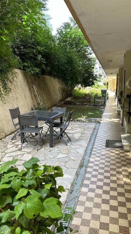 Chambre double dans beau 3 pièces proche du centre et des plages - 5