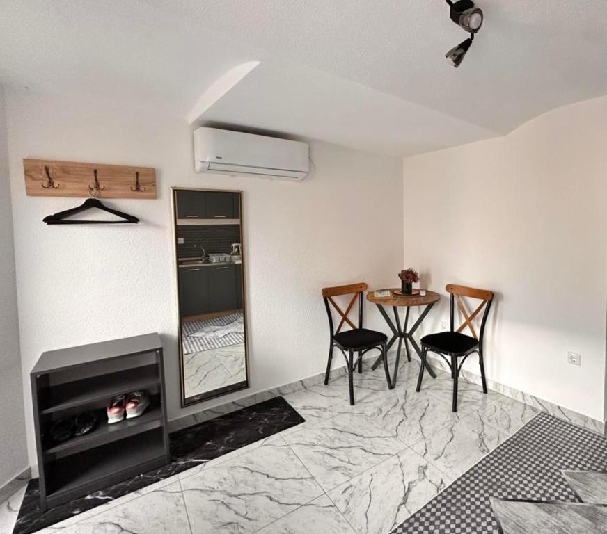 Cozy Home in the Heart of Tuzla - 4