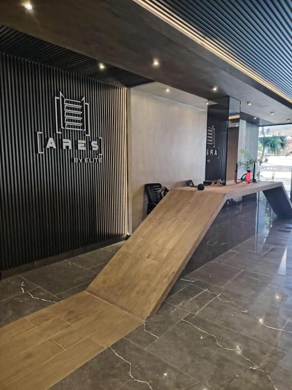Apartamento elegante con piscina a pocos pasos del centro comercial Brisas - 2