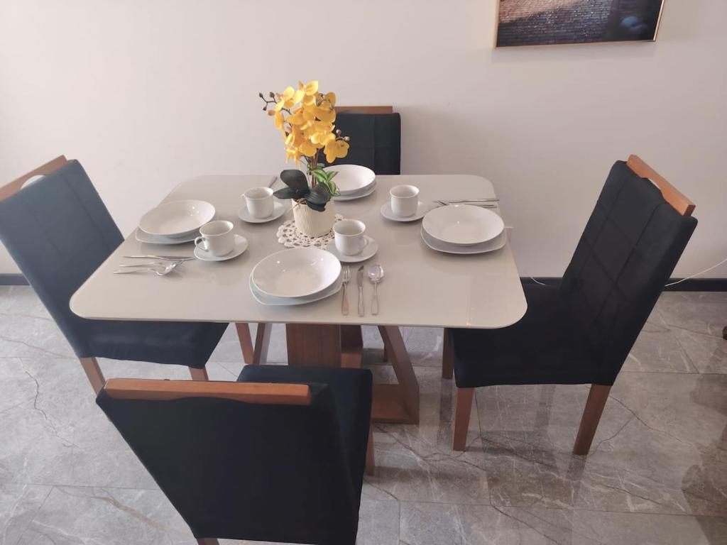 Apartamento elegante con piscina a pocos pasos del centro comercial Brisas - 4