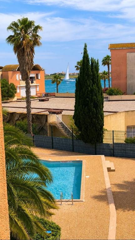 Le Thalassa II appartement T2 en bord de plage et du Port - 2