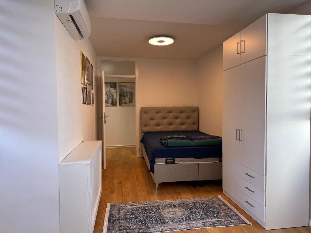 City Center Luxury Apartment - 2