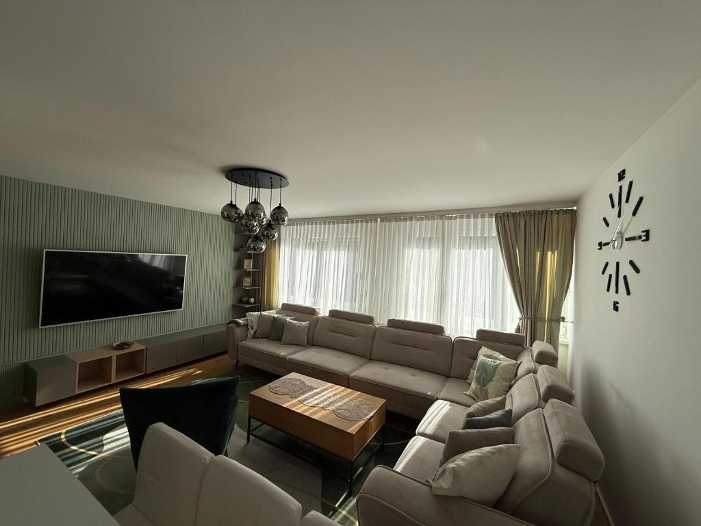 City Center Luxury Apartment - 1