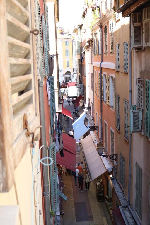 Cozy Studios in Old Town with Mezzanine - Place Garibaldi, Nice - 2