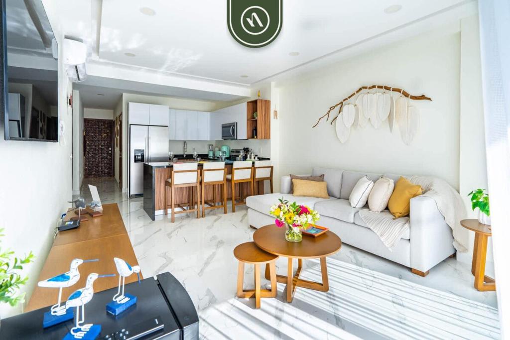 3BR Condo Right Next to the Beach - Pool - Palapa - 3