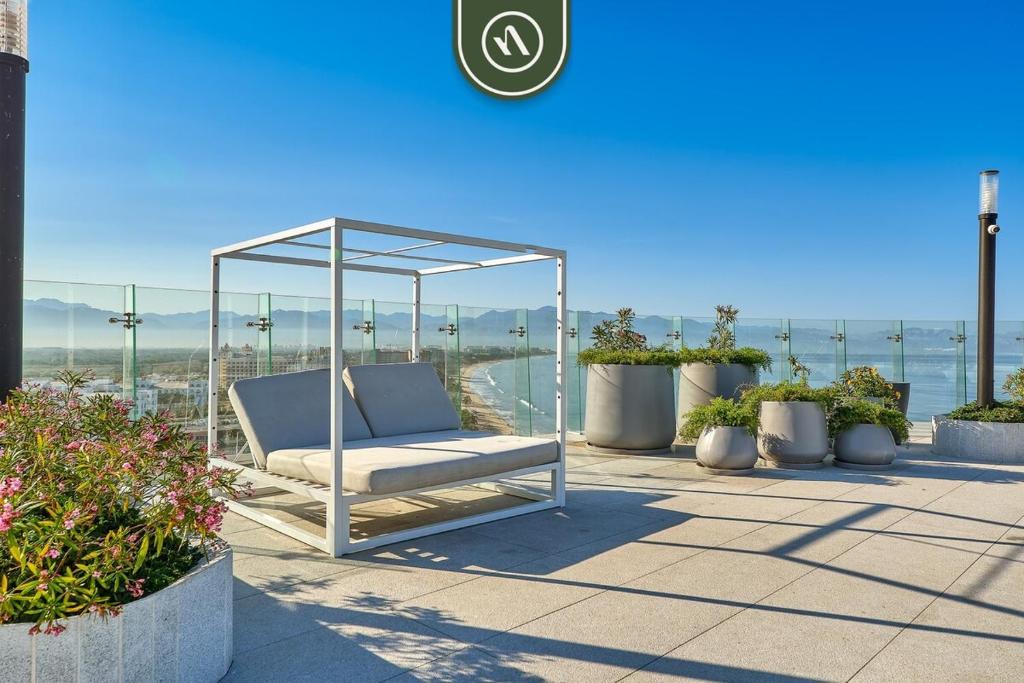 Oceanfront 2BR Condo - Pool - Cevicheria - Beach - 4