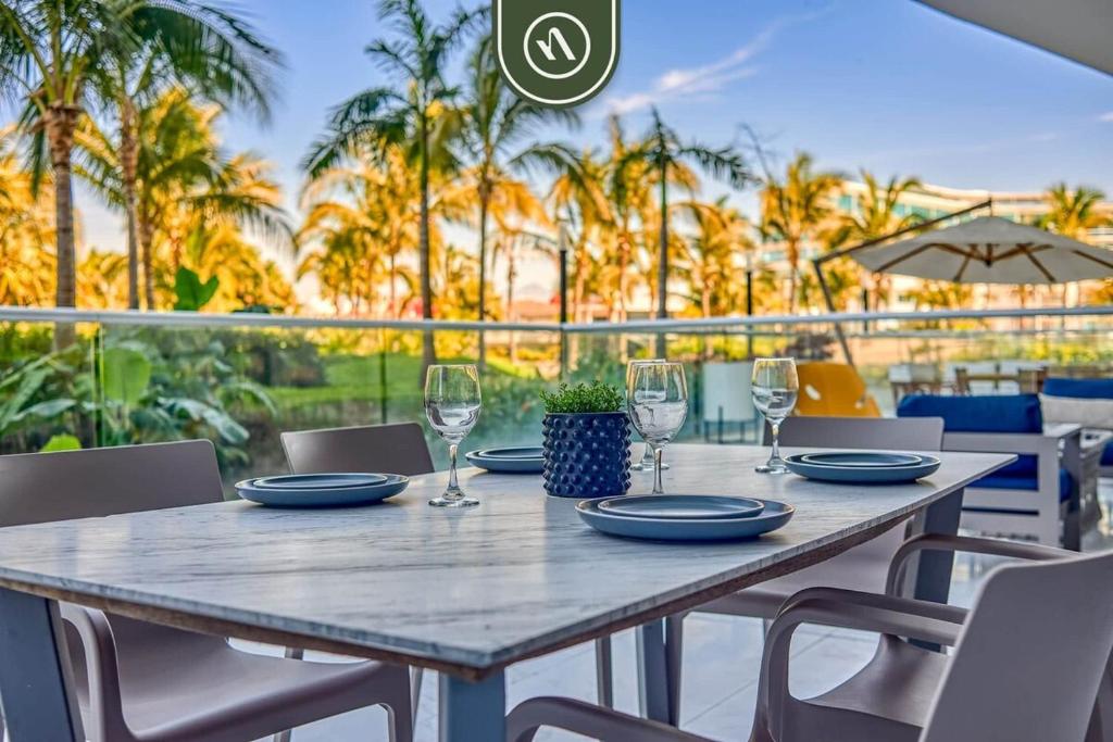 Oceanfront 2BR Condo - Pool - Cevicheria - Beach - 5