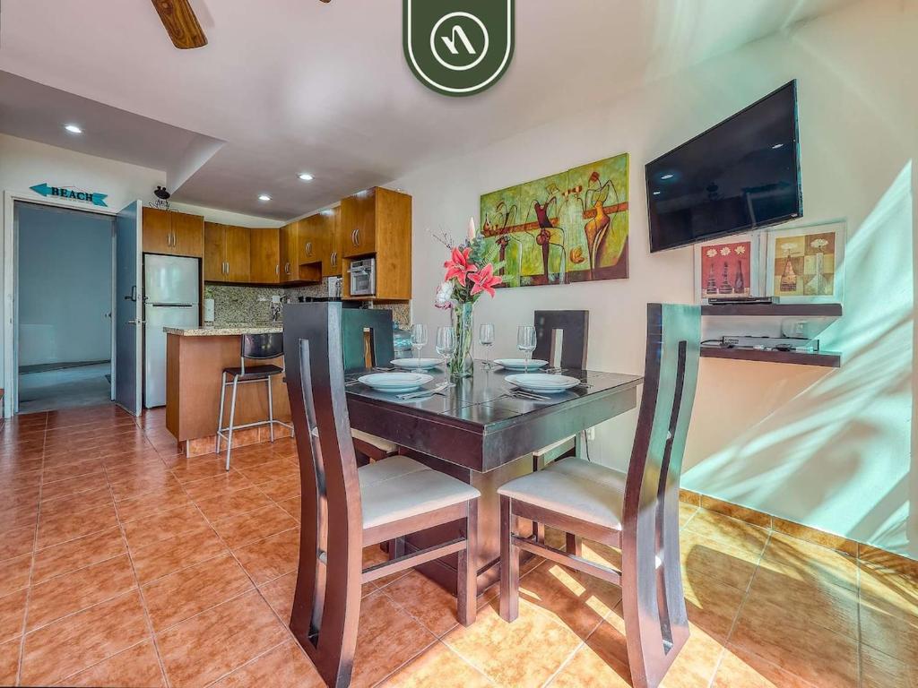 Beachfront 2BR Condo with Pool and Beachclub - 2