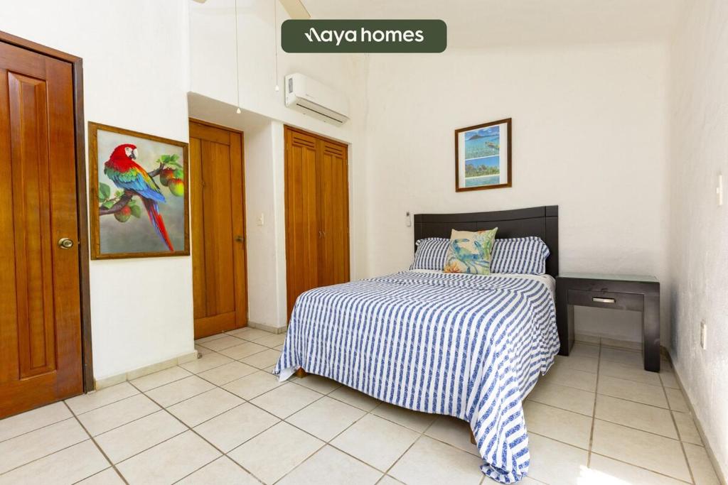 Cozy 3BR House - Front of Marina- Pool - 5