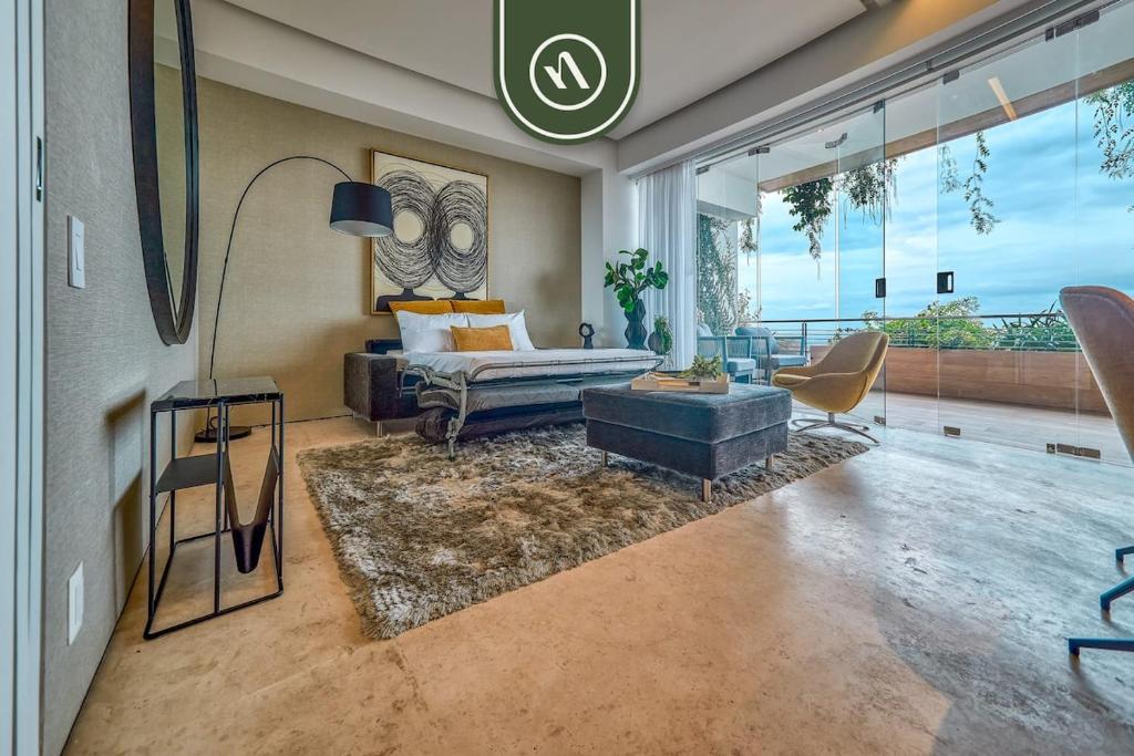 Luxury 1BR Condo - Rooftop Pool - Bay View - 2