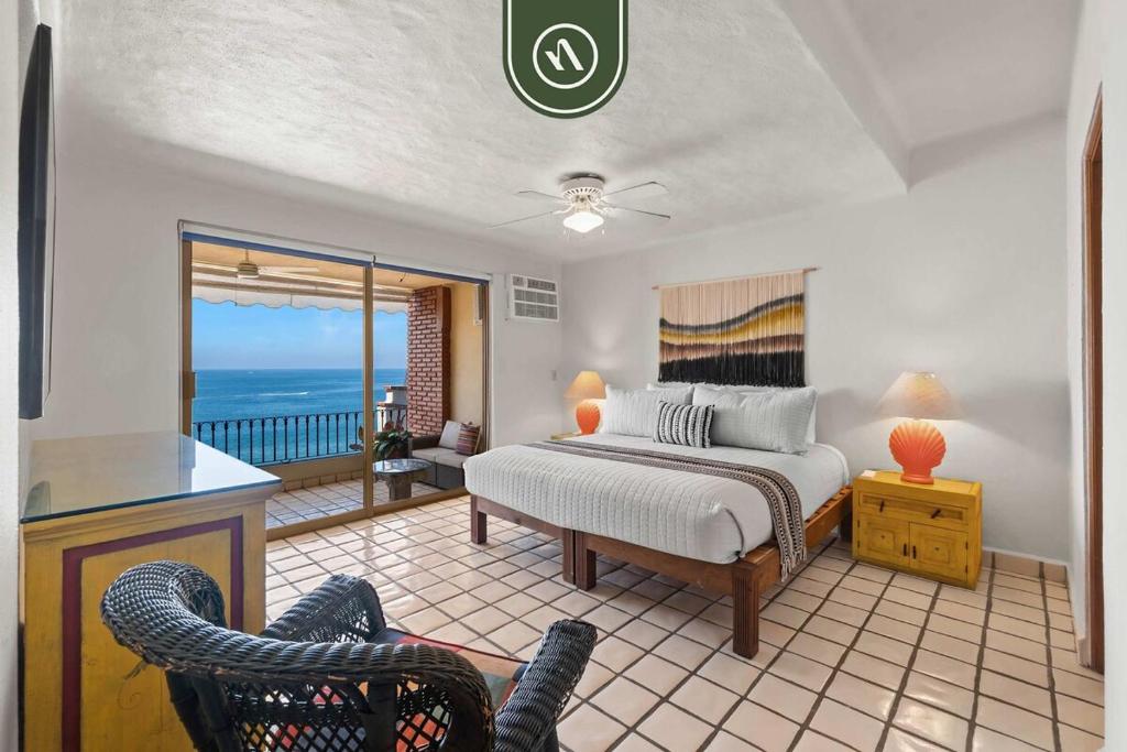 Beachfront Mexican Styled 3 BR Condo in Downtown - 5