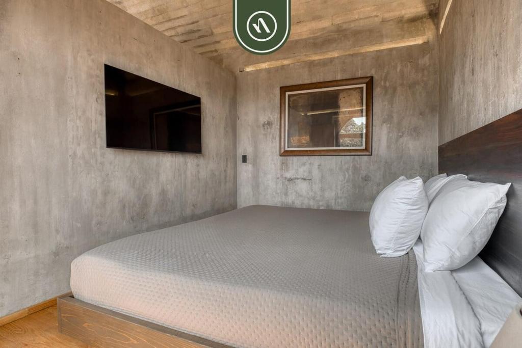 Luxury 1 BR Condo in Downtown - AC - Peaceful - 2