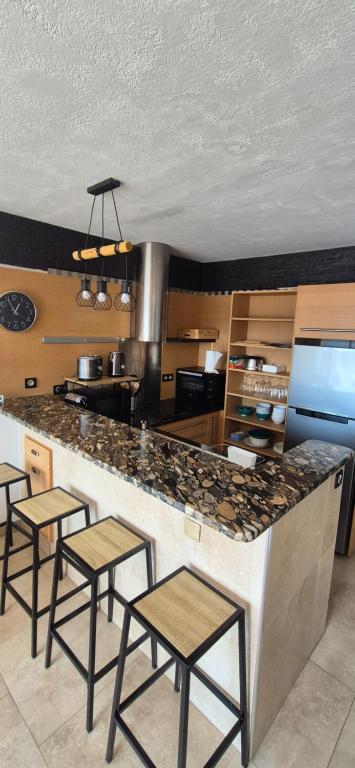 T2, vue imprenable sur le port, parking, clim, wifi - 3
